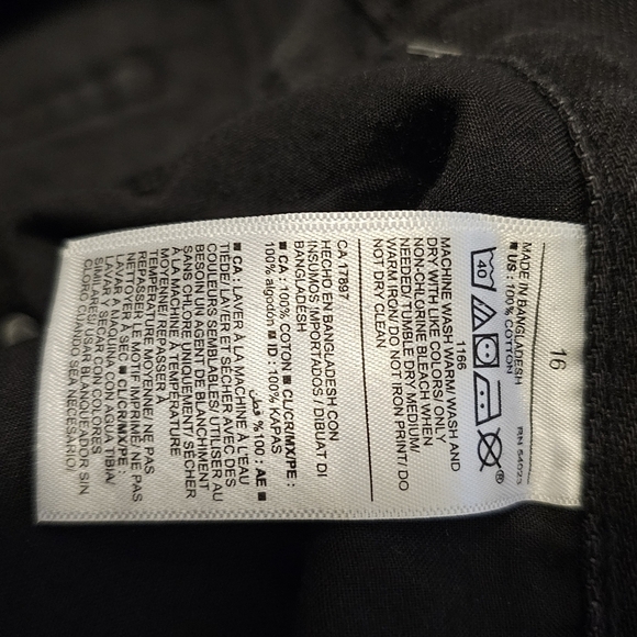 ⭐️40% Off⭐️ Old Navy Dad Shorts in Faded Black - Picture 13 of 14